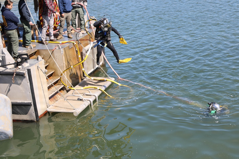 Dynamic (AFDL 6) Docks Landing Craft Unit