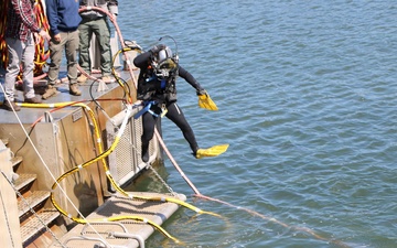 Dynamic (AFDL 6) Docks Landing Craft Unit
