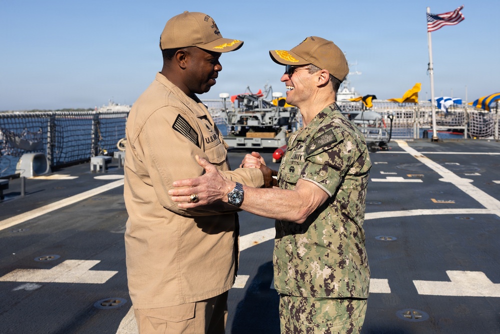 Vice Admiral Perry Visits USS Billings (LCS 15)