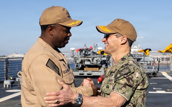 Vice Admiral Perry Visits USS Billings (LCS 15)