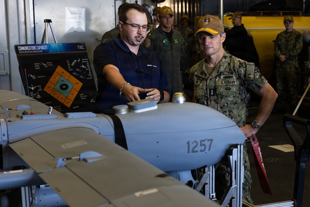 Vice Admiral Perry Visits USS Billings (LCS 15)