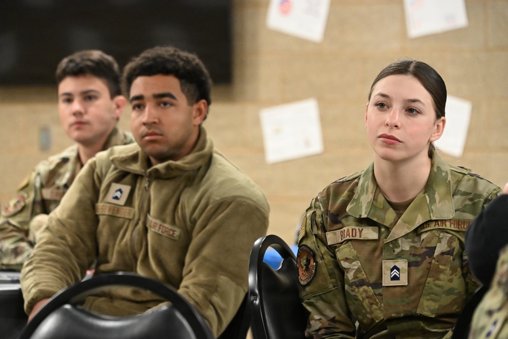 ISU Air Force ROTC cadets visit 185th ARW
