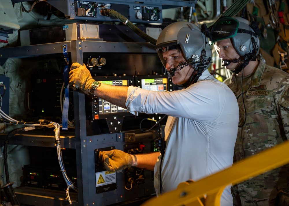 ASW(SO/LIC) and SOCOM SEL visit Hurlburt Field for AFSOC Immersion