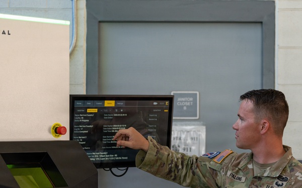 The 1st AD DSB holds a tour of the Smart Motorpool and Iron Foundry