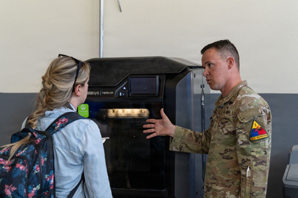 The 1AD DSB hold a tour of the SMART Motor Pool and Iron Foundry