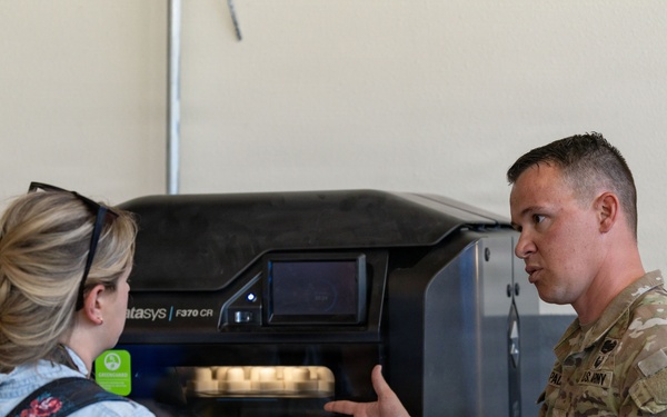 The 1st AD DSB holds a tour of the Smart Motorpool and Iron Foundry