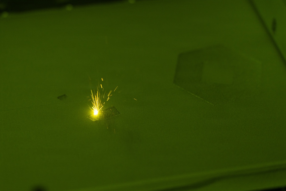 The 1AD DSB hold a tour of the SMART Motor Pool and Iron Foundry