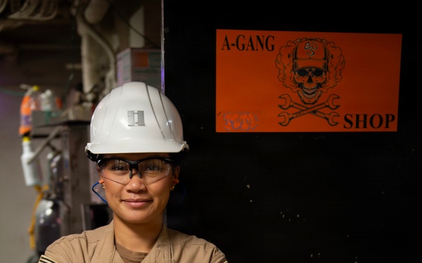 Junior officers receive first-of-its-kind maintenance availability training