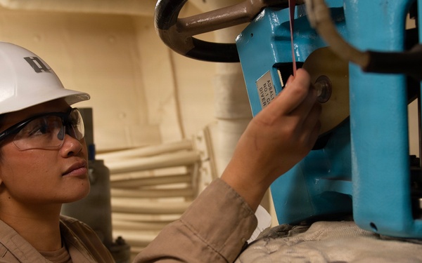 Junior officers receive first-of-its-kind maintenance availability training