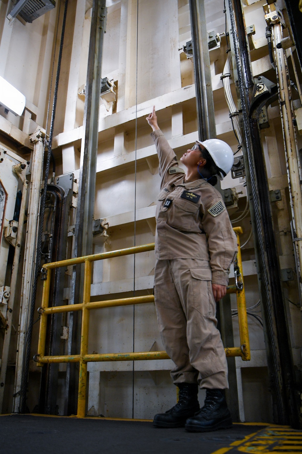 Junior officers receive first-of-its-kind maintenance availability training