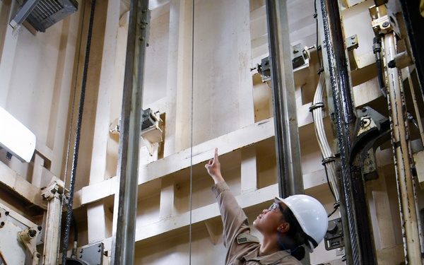 Junior officers receive first-of-its-kind maintenance availability training