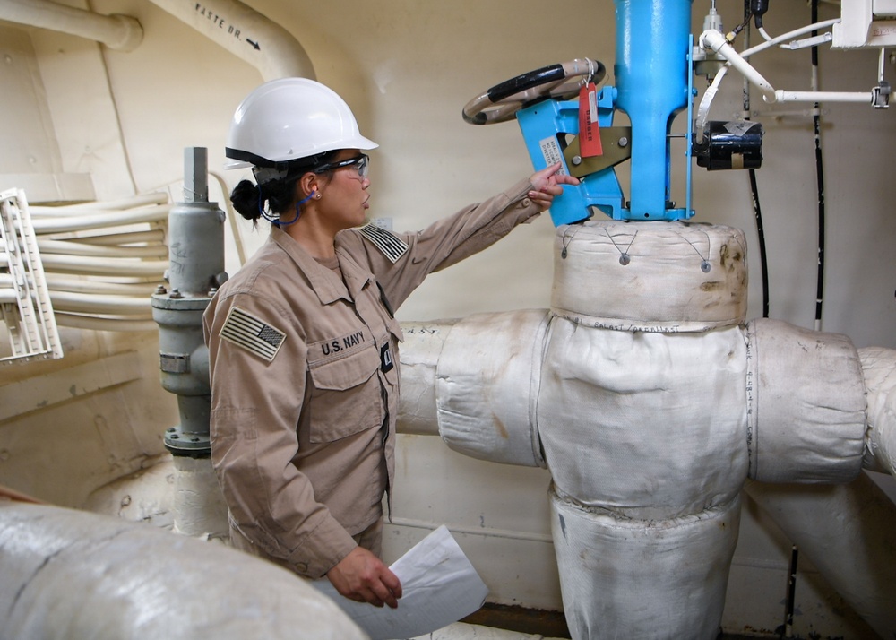 Junior officers receive first-of-its-kind maintenance availability training