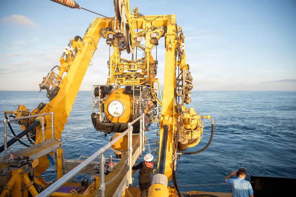 Undersea Rescue Command Conducts Manned Dive Event at Sea