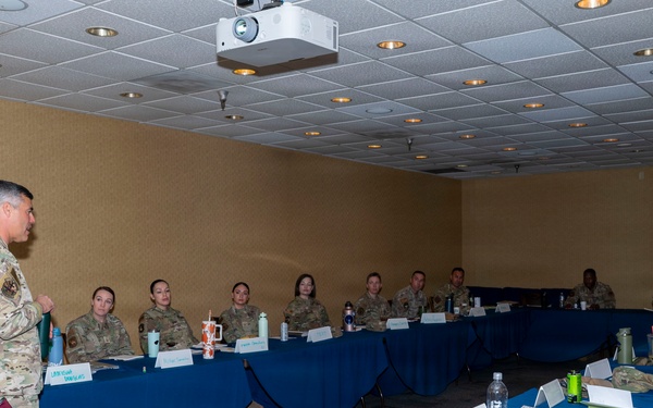 DM hosts a Senior Selects Professional Enhancement Seminar