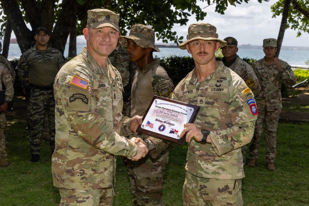 Jungle Operations Training Course - Panama 26-04: Graduation