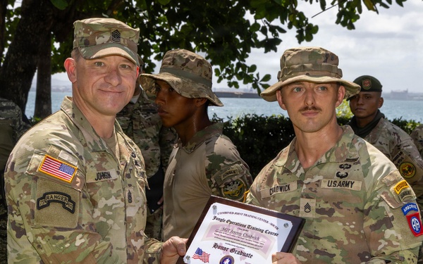 Jungle Operations Training Course - Panama 26-04: Graduation &amp;#xA;&amp;#xA;