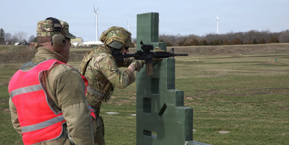 Illinois National Guard Soldiers step onto the range and step up to lead