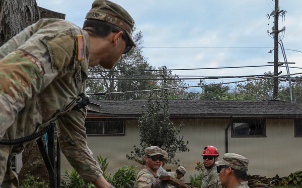 Hawaii National Guard assists Waialua residents with debris removal, water distribution