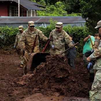 Hawaii National Guard assists Waialua residents with debris removal, water distribution