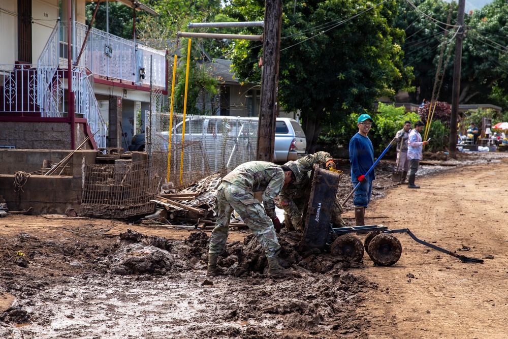 Hawaii National Guard continues relief efforts after record Waialua flooding