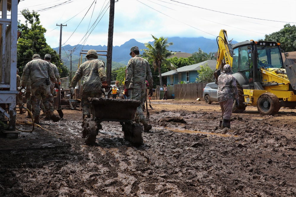 Hawaii National Guard continues relief efforts after record Waialua flooding