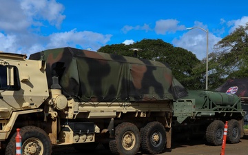 Hawaii National Guard assists Waialua residents with debris removal, water distribution