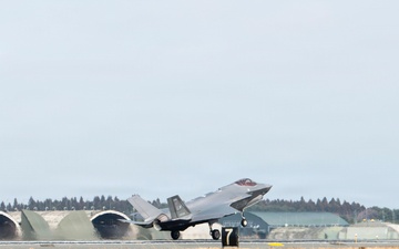 F35A Lightning IIs arrive at Misawa Air Base