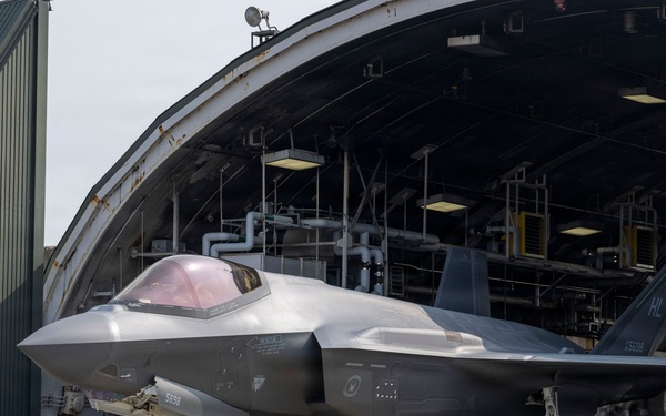 F35A Lightning IIs arrive at Misawa Air Base