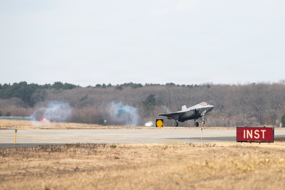 F35A Lightning IIs arrive at Misawa Air Base