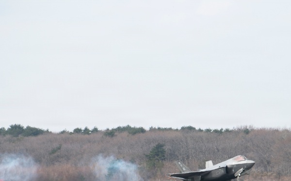 F35A Lightning IIs arrive at Misawa Air Base