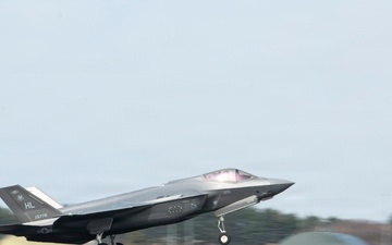 F35A Lightning IIs arrive at Misawa Air Base
