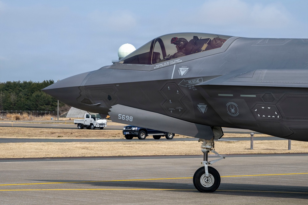 F35A Lightning IIs arrive at Misawa Air Base