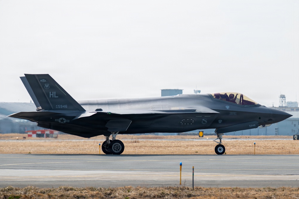 F35A Lightning IIs arrive at Misawa Air Base