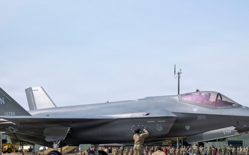 F35A Lightning IIs arrive at Misawa Air Base