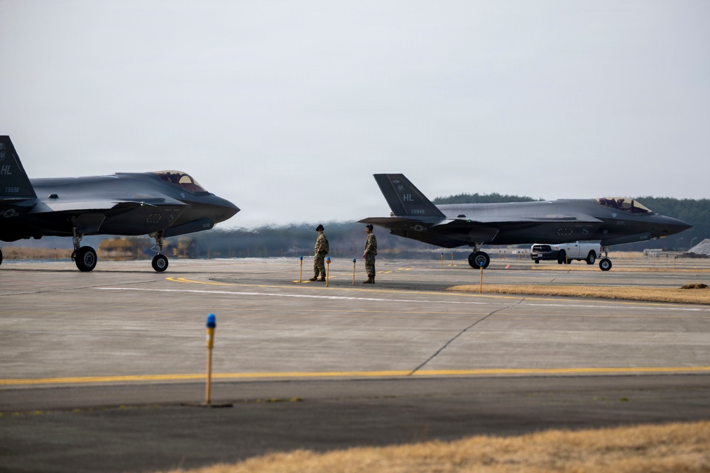F-35A Lightning IIs arrive at Misawa Air Base