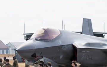 F-35A Lightning IIs arrive at Misawa Air Base