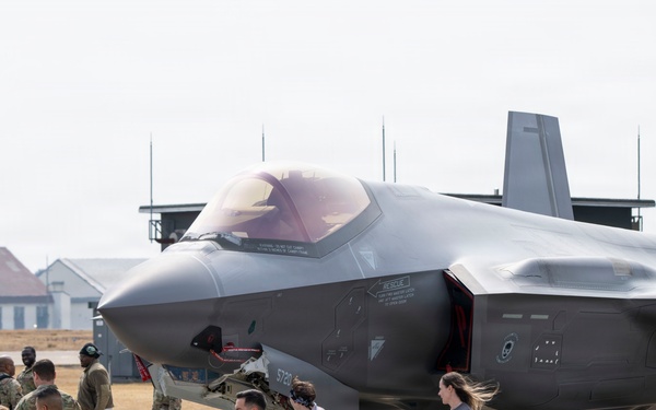 F-35A Lightning IIs arrive at Misawa Air Base