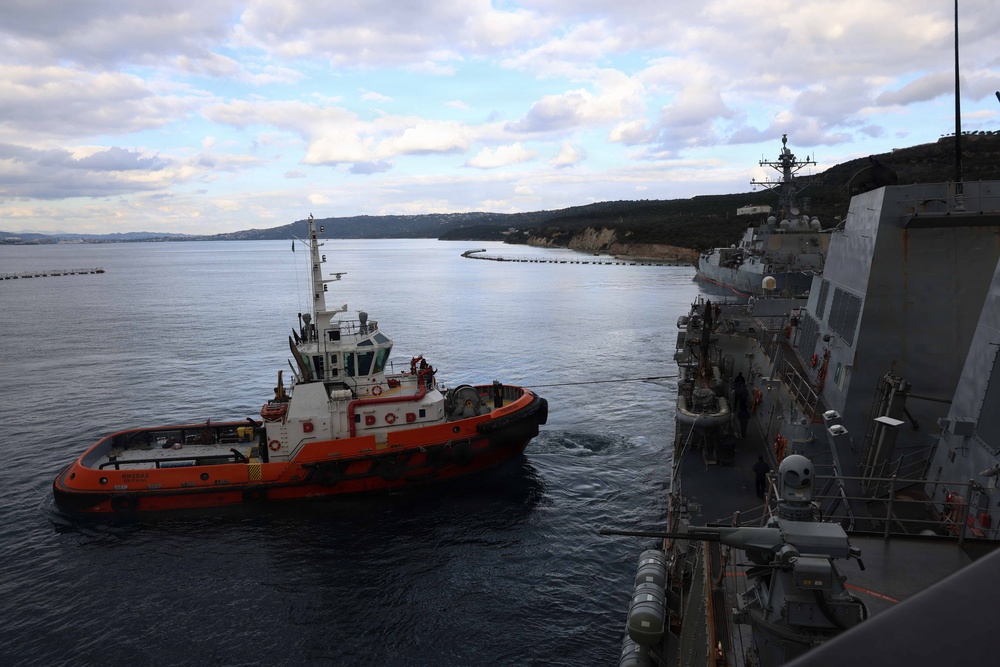 USS Thomas Hudner (DDG 116) Departs Souda Bay, Greece