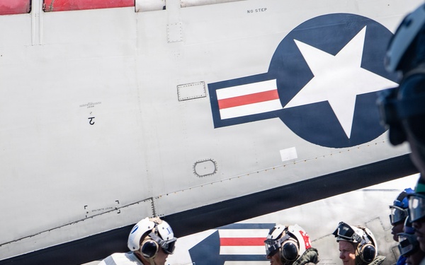 Distinguished Visitors from El Salvador Observe Nimitz Flight Operations