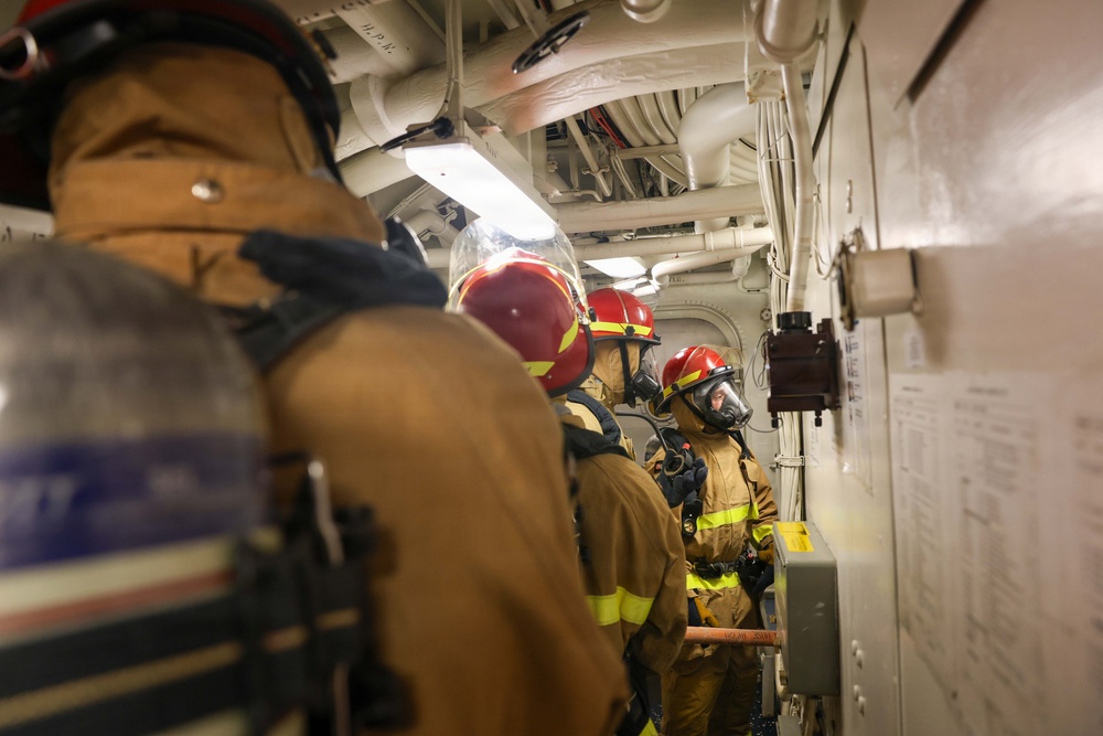 USS Thomas Hudner (DDG 116) Conducts Firefighting Drill