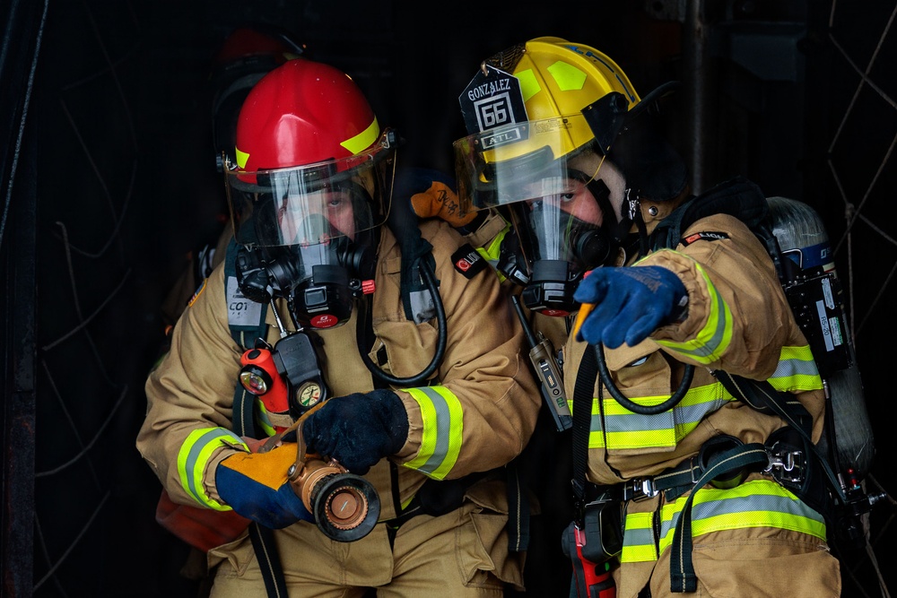 Integrated Training Team drill aboard USS Gonzalez (DDG 66)