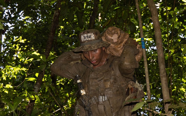 Jungle Operations Training Course - Panama 26-04: Green Mile