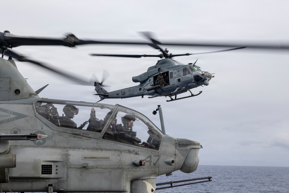 11th MEU Marines, Sailors Conduct Deck Landing Qualifications Aboard USS Boxer