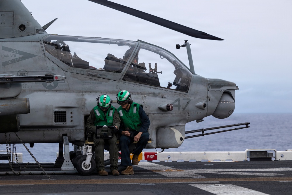 11th MEU Marines, Sailors Conduct Deck Landing Qualifications Aboard USS Boxer