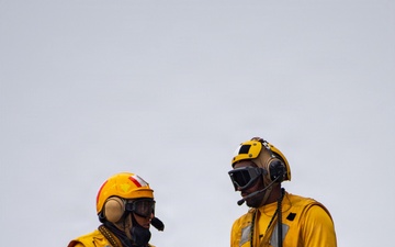 Boxer Conducts Flight Operations