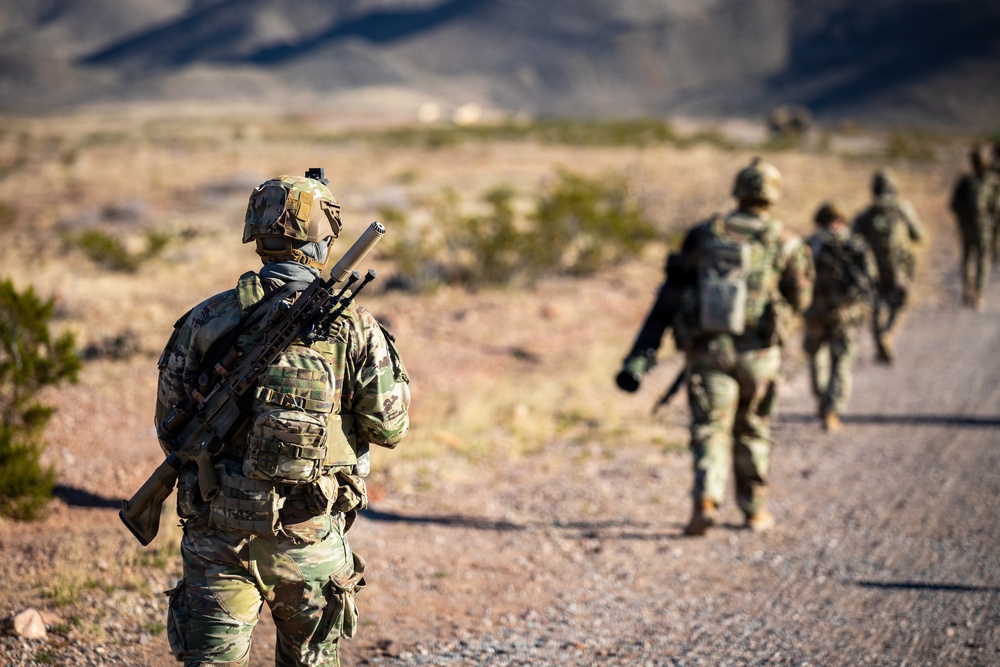 Task Force Seminole soldiers conduct combined arms live-fire exercise at Fort Bliss