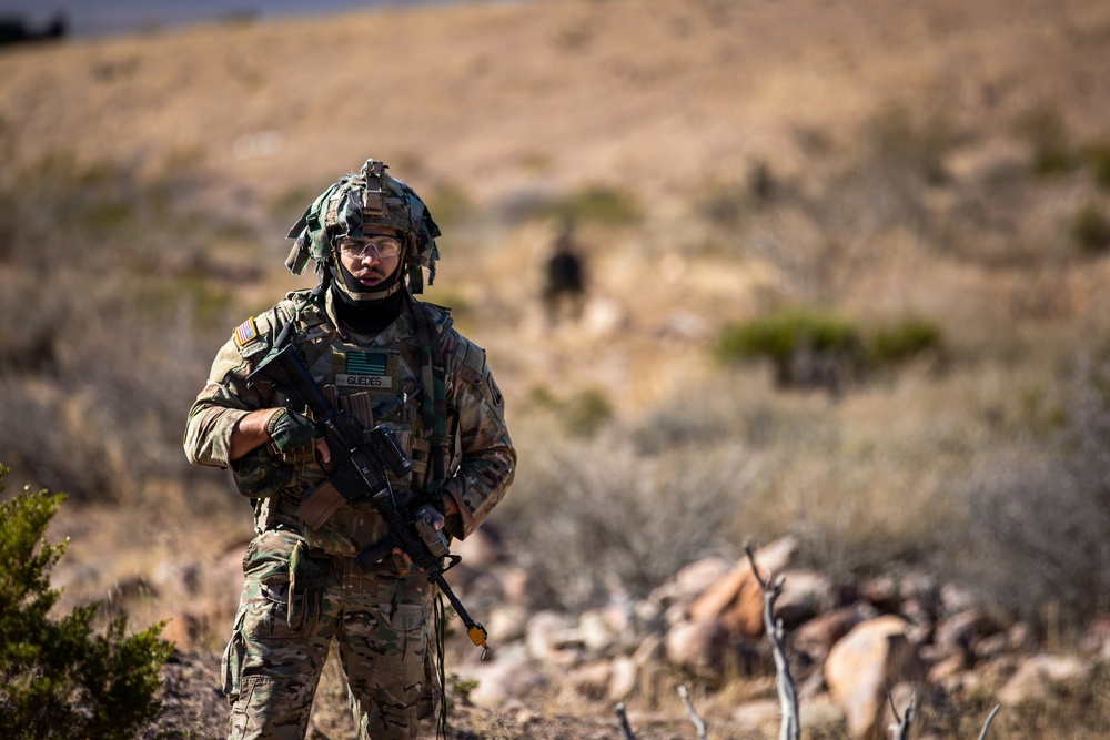 Task Force Seminole soldiers conduct combined arms live-fire exercise at Fort Bliss