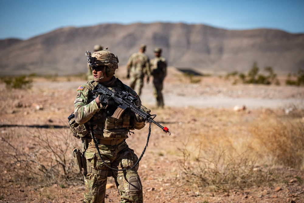 Task Force Seminole soldiers conduct combined arms live-fire exercise at Fort Bliss