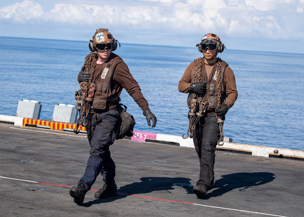 Nimitz Carrier Airwing (CVW 17) Change of Command