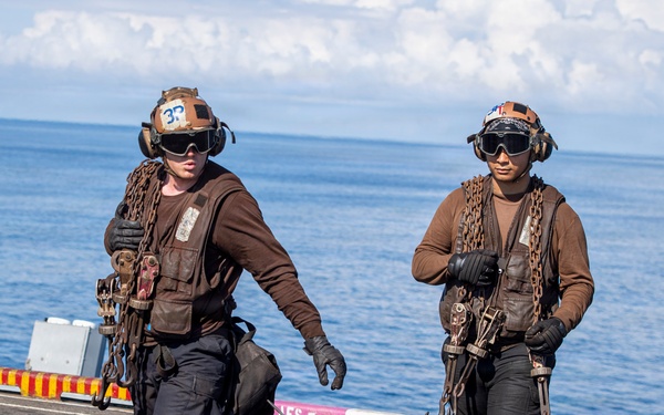 Nimitz Carrier Airwing (CVW 17) Change of Command